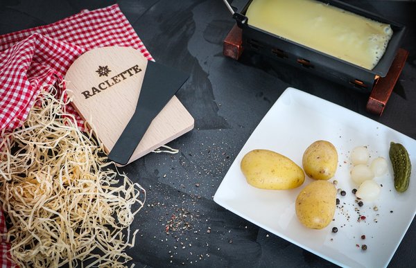 Les délices d'un traiteur raclette pour vos soirées conviviales